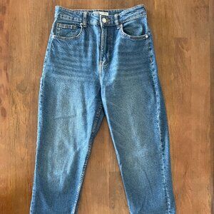 Bershka mom slim jeans in vintage blue